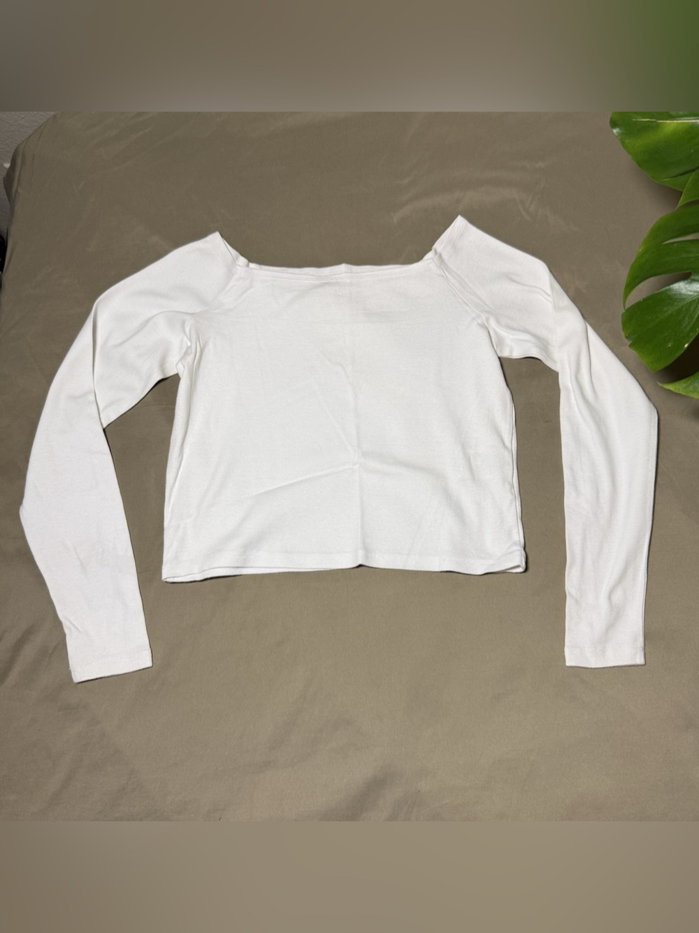 Hollister Long-Sleeve Off-the-Shoulder T-Shirt White Small